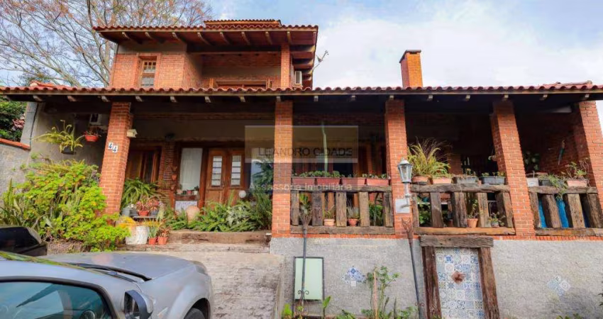 Casa de condomínio 3 dormitórios à venda no Bairro Cantegril com 286 m² de área privativa - 2 vagas de garagem