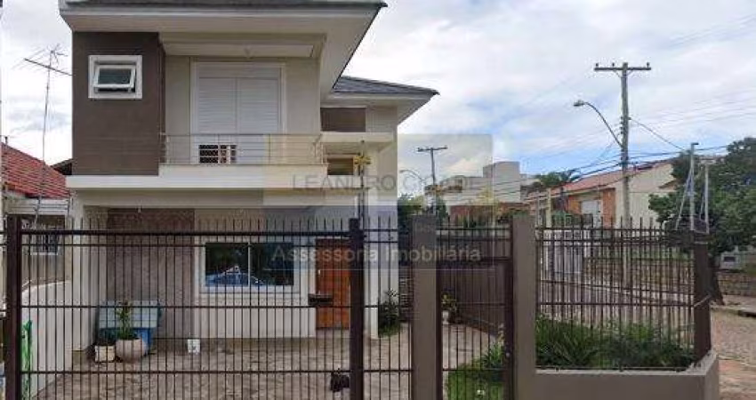 Casa 3 dormitórios à venda no Bairro Vila Ipiranga com 380 m² de área privativa - 2 vagas de garagem