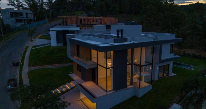Casa de condomínio 4 dormitórios à venda no Bairro Santa Isabel com 424 m² de área privativa - 2 vagas de garagem