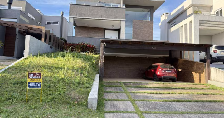 Casa de condomínio 3 dormitórios à venda no Bairro Condomínio Buena Vista com 227 m² de área privativa - 3 vagas de garagem