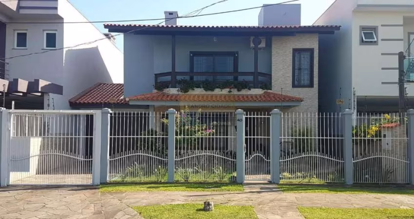 Casa 3 dormitórios à venda no Bairro Sarandi com 194 m² de área privativa - 4 vagas de garagem