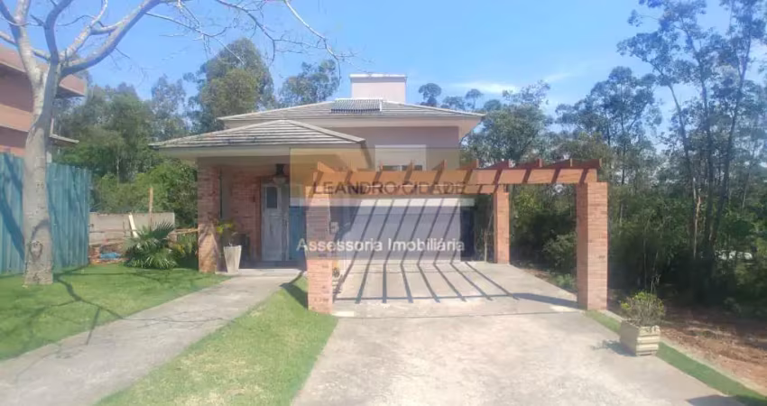 Casa de condomínio 3 dormitórios à venda no Bairro Condomínio Buena Vista com 228 m² de área privativa - 2 vagas de garagem