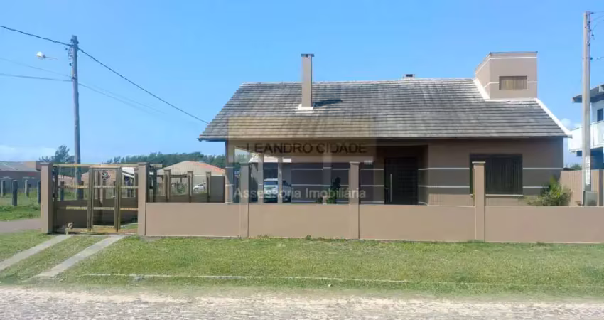 Casa 3 dormitórios à venda no bairro zona nova com 138 m² de área privativa - 8 vagas de garagem