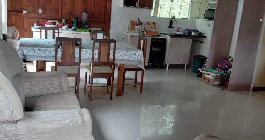 Terreno 12x30, casa em madeira c.3 dormitorios, lugar excelente, consulte-nos!