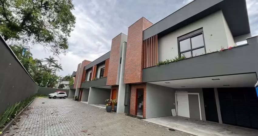 Sobrado geminado no glória com 3 quartos para venda, 164 m²