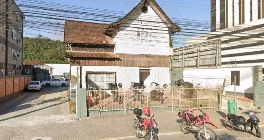 Terreno no centro com 0 quartos para venda, 1119 m²