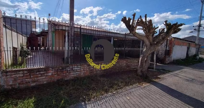 Terreno com imóvel NÃO AVERBADO à venda no Maria Antonieta em Pinhais-Pr - NÃO F
