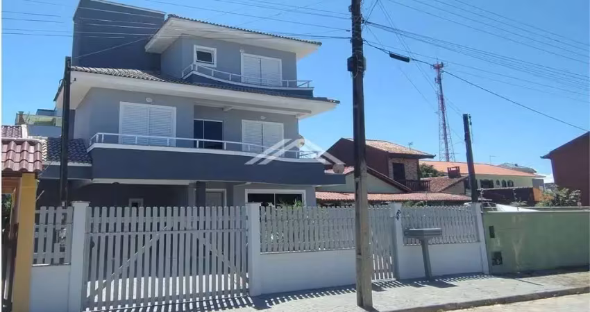 Sobrado com 4 dormitórios à venda, 218 m² por r$ 1.300.000,00 - brasília - itapoá/sc
