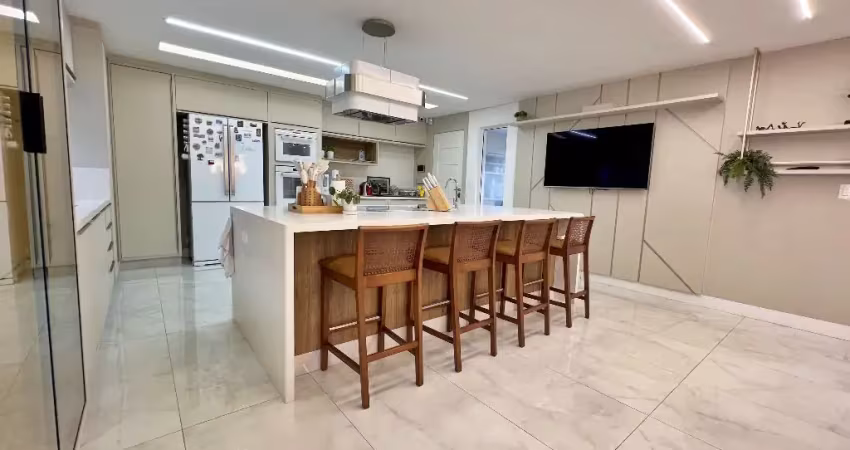 Casa de alto padrão com 03 suítes a venda no centro de são jose dos pinhais