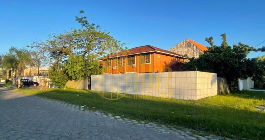 Sobrado com 5 quartos no Centro de Guaratuba