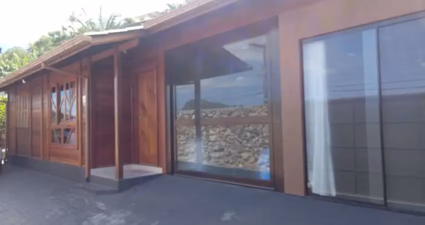 Casa com 2 quartos para alugar na Rodovia Francisco Thomaz dos Santos, 1001, Morro das Pedras, Florianópolis