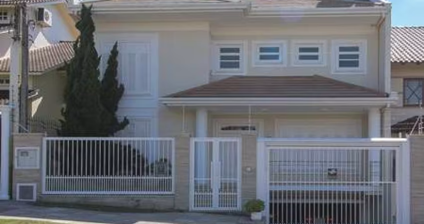 CASA 4D no bairro Jardim Itu Sabará em Porto Alegre