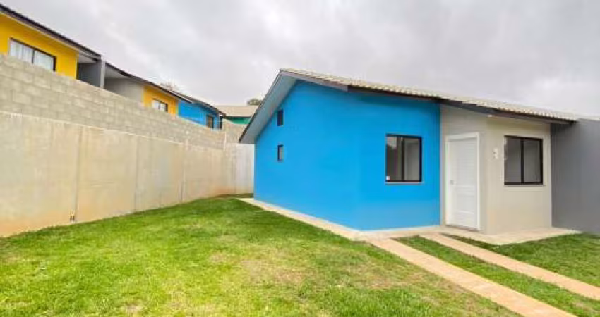 Casa em Uvaranas - em Condomínio Fechado