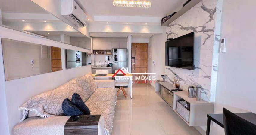 Apartamento com 2 dormitórios à venda, 55 m² por R$ 740.000,00 - Embaré - Santos/SP