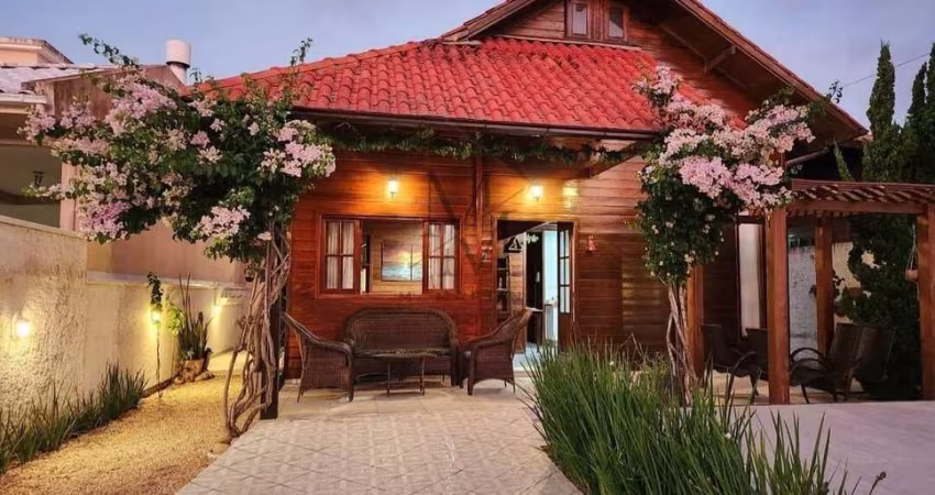 Casa à venda no bairro Balneário Ponta do Papagaio (Ens Brito) - Palhoça/SC