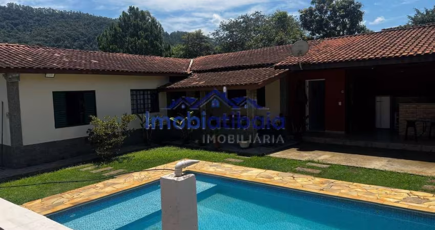 Chácara com lago e piscina à venda em Piracaia - Bairro Fortaleza - 3.000m²