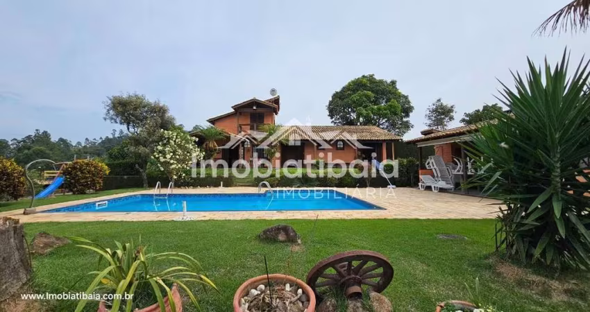 Chácara à venda com vista para a represa em Nazaré Paulista - 1300m²