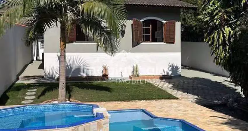 Casa à venda Jd. dos Pinheiros em Atibaia - 462m²
