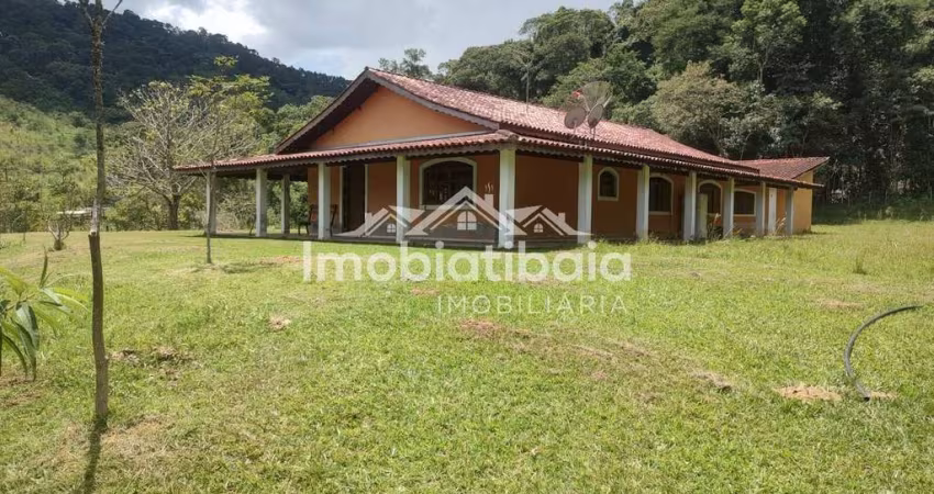 Sítio com nascente e lago à venda em Piracaia - 55.000m²