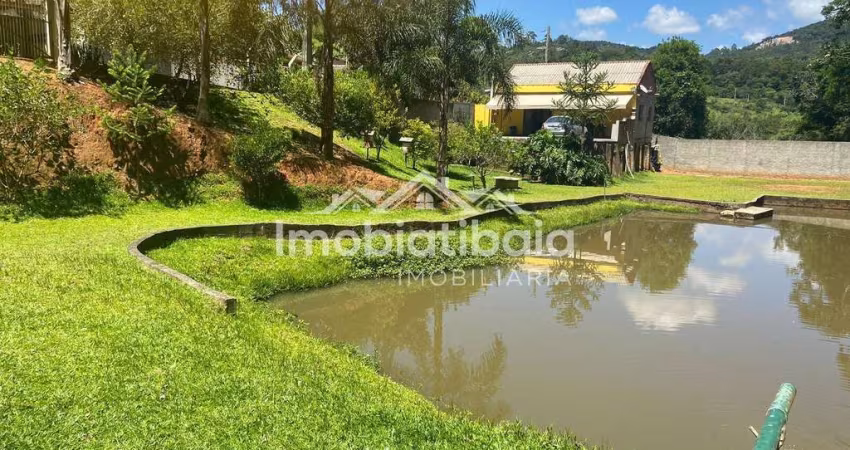 Chácara com lago à venda em Nazaré Paulista - 3.000m²