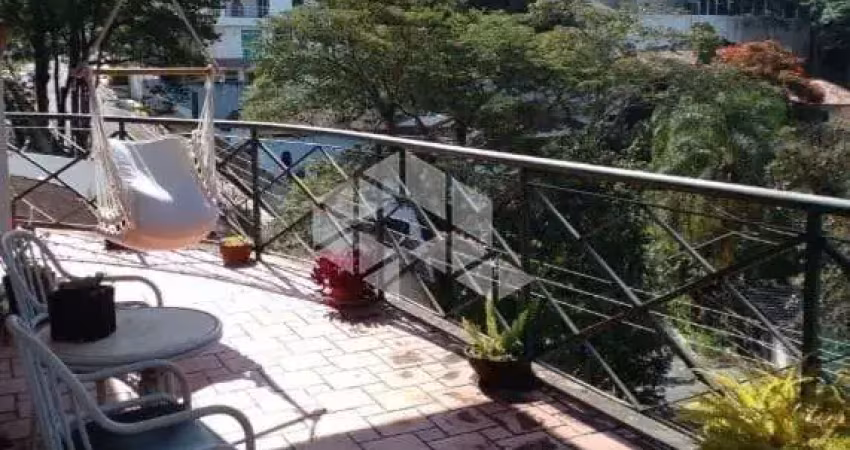 Casa em condomínio fechado com 4 quartos à venda na Rua Maria da Conceição Fonseca, 466, Jardim Ibiratiba, São Paulo