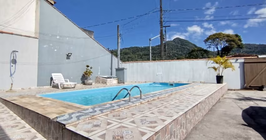 Casa em amplo terreno próximo a avenida Curitiba - Matinhos/PR