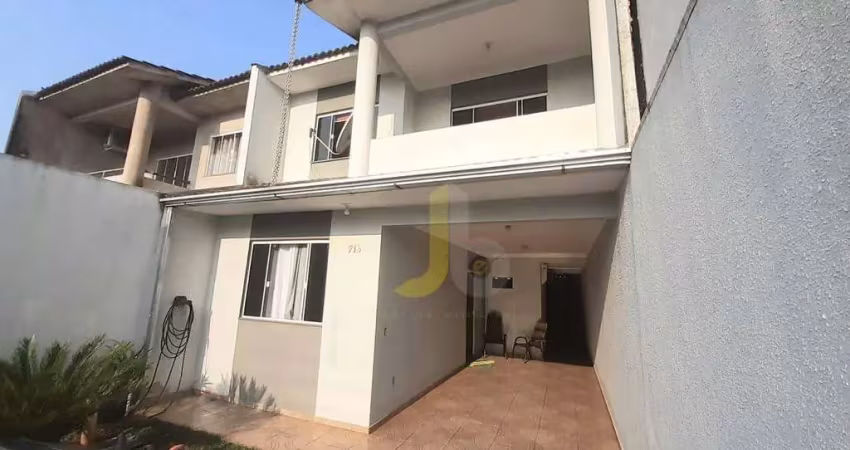 Sobrado no Periolo com grande sobra de terreno