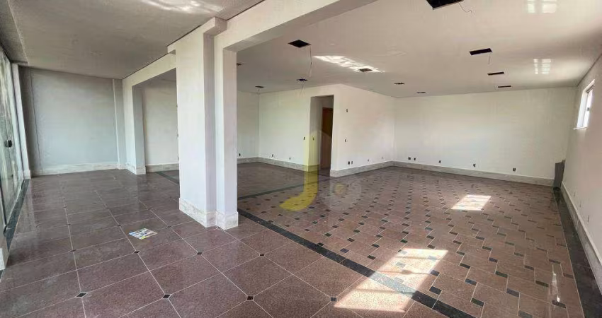 Sala comercial ampla com 2 banheiros