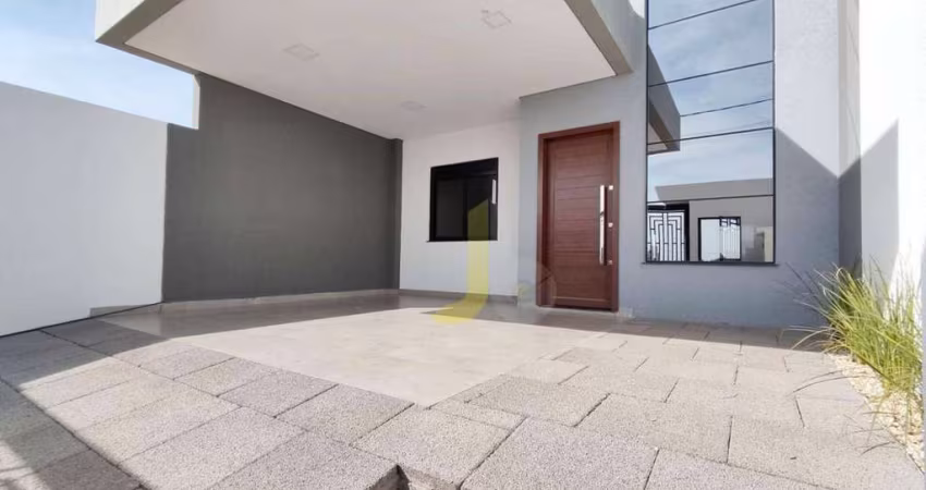 Casa no Tropical III com garagem coberta