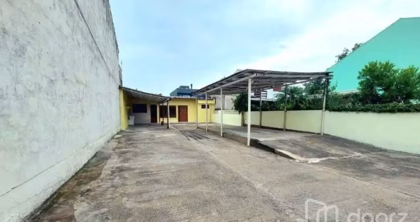 Casa com 3 quartos à venda na Avenida Vinte e Um de Abril, 645, Sarandi, Porto Alegre