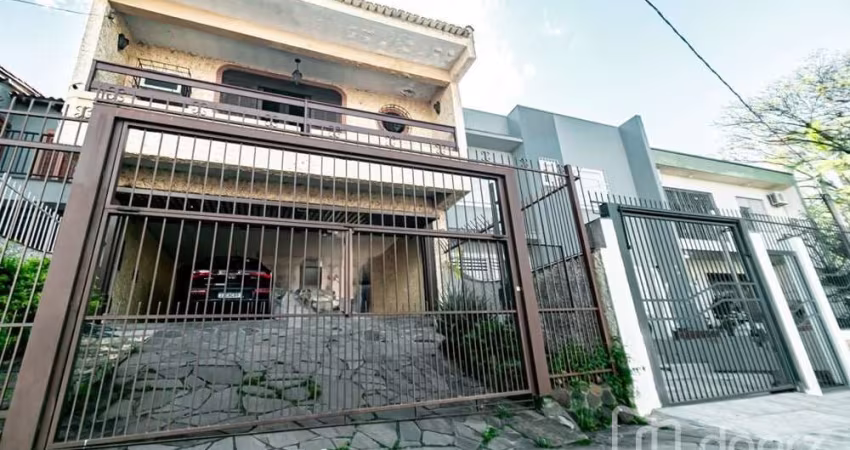 Casa com 3 quartos à venda na Rua Doutor Eduardo Chartier, 275, Passo da Areia, Porto Alegre