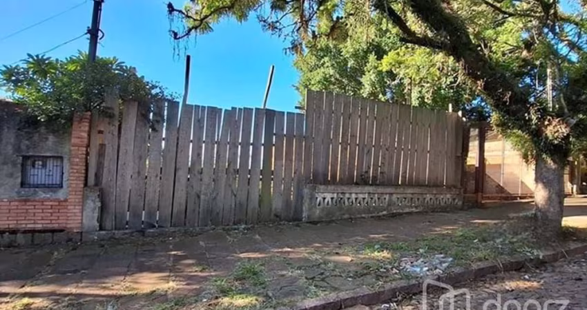 Terreno à venda na Rua Aldrovando Leão, 354, Vila Jardim, Porto Alegre