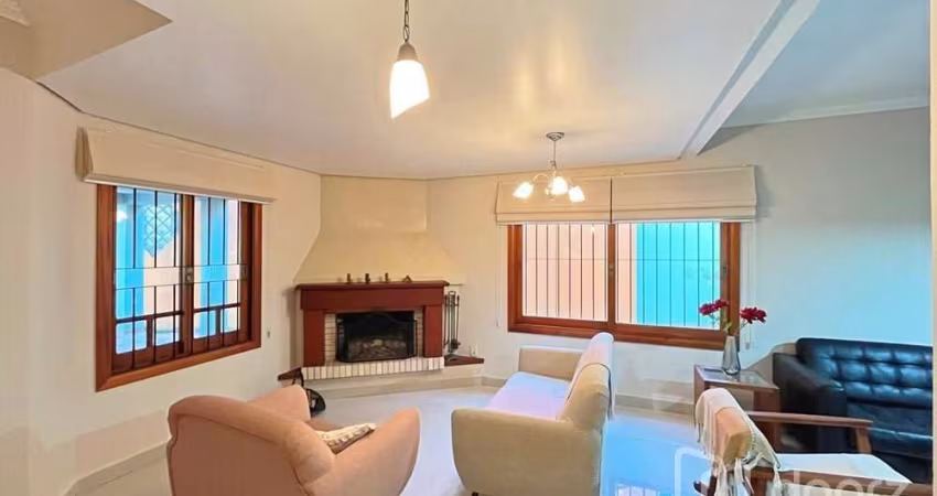Casa com 3 quartos à venda na Rua Torre de Pedra, 72, Espírito Santo, Porto Alegre