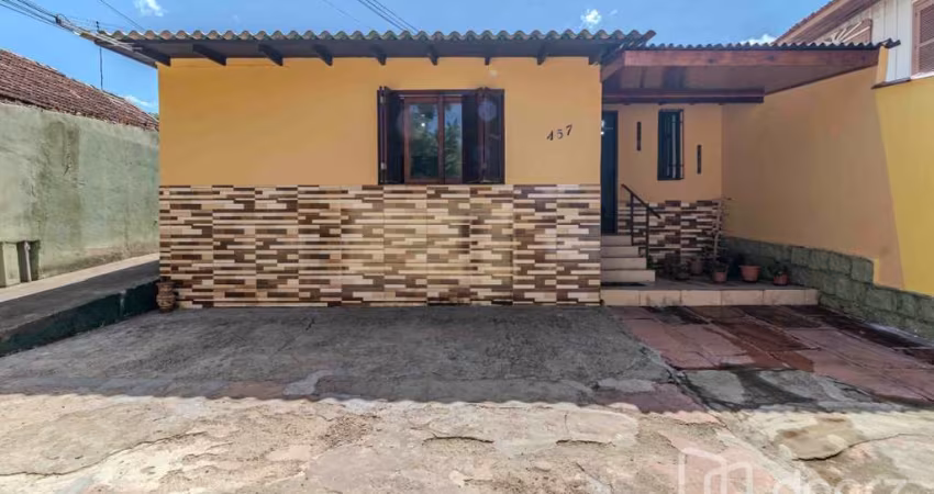 Casa com 3 quartos à venda na 9 de Março, 457, Vila Ipiranga, Porto Alegre