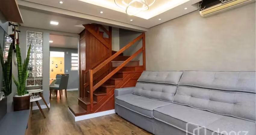 Casa em condomínio fechado com 2 quartos à venda na Avenida José Aloísio Filho, 801, Humaitá, Porto Alegre