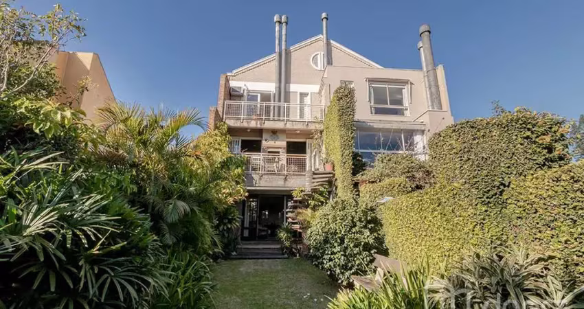 Casa com 3 quartos à venda na Avenida General Barreto Viana, 618, Chácara das Pedras, Porto Alegre