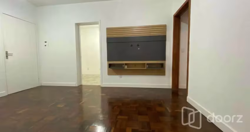 Apartamento com 2 quartos à venda na Rua Coronel Genuino, 433, Centro Histórico, Porto Alegre