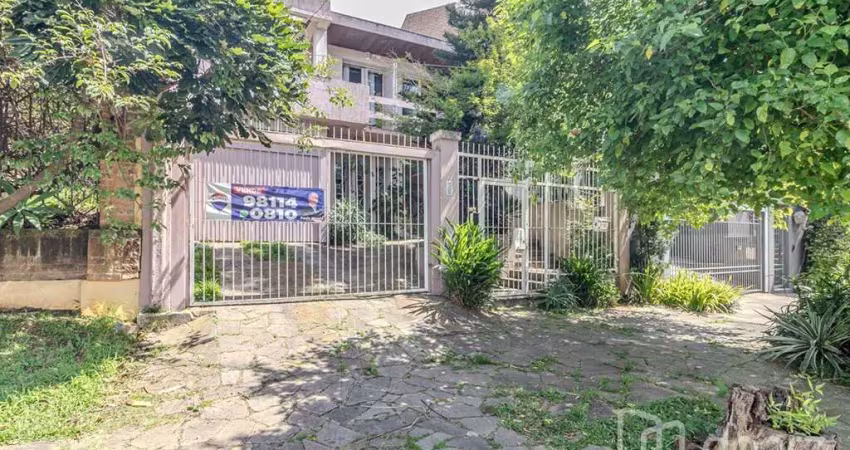 Casa com 3 quartos à venda na Rua Araponga, 306, Chácara das Pedras, Porto Alegre