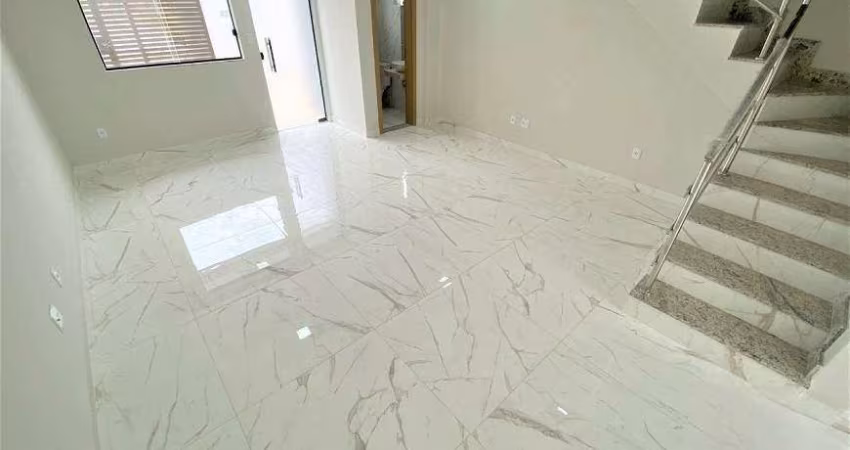Casa duplex à venda, 3 quartos, 1 suíte, 2 vagas, Santa Rosa - Belo Horizonte/MG