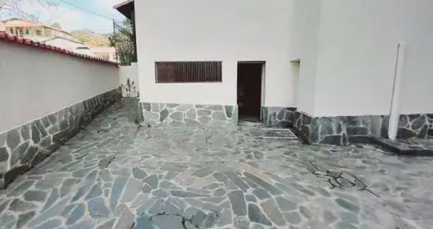 Casa com 4 quartos para alugar na Rua José Machado Calazans, São Geraldo, Santa Luzia