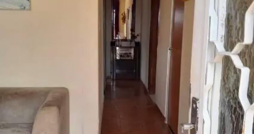 Casa à venda na Rua J, Petrópolis, Santa Luzia