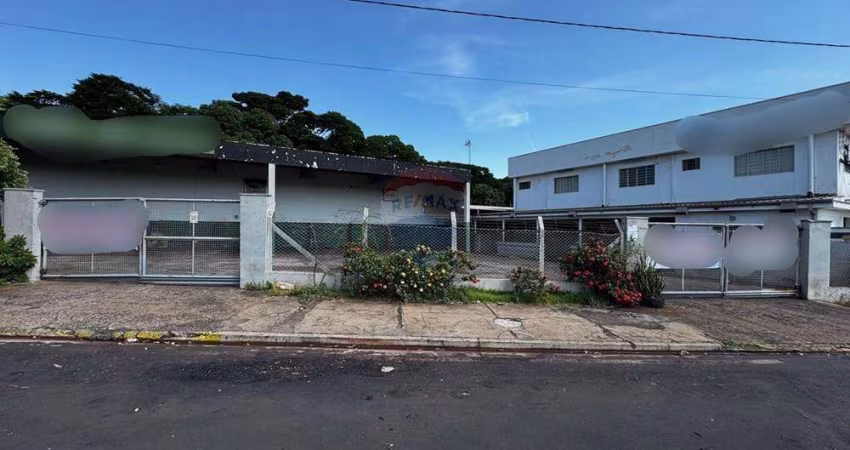 Galpão Industrial de 600m² – Escritórios, Oficina e Pátio para Manobra