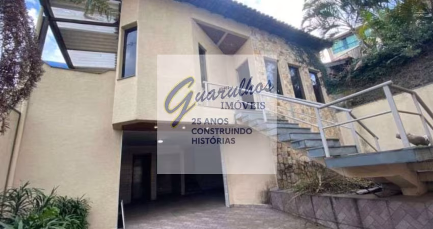 Casa/Sobrado c 3 dorms, 1 suíte, edícula, 5 Wcs, 3 vagas, área c churrasqueira  por R$1.300.000