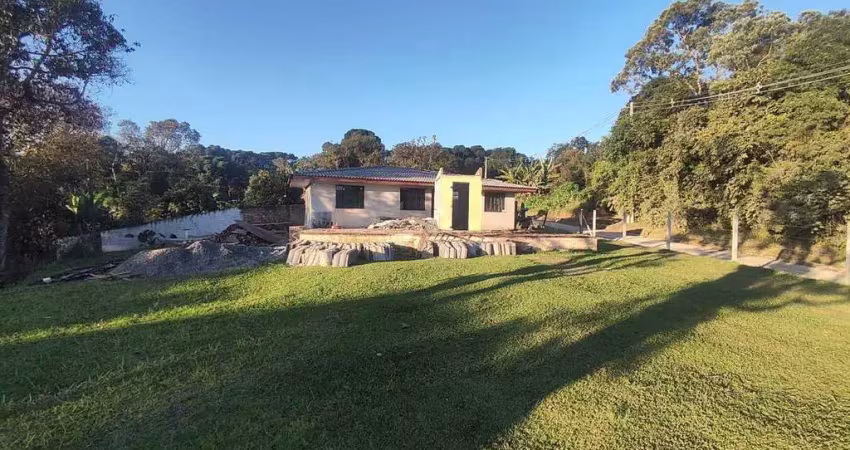 Casa a venda no bairro pessegueiros - em balsa nova/pr