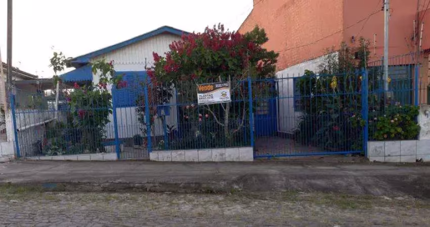 Casa à venda na Rua Carlos Schirmer, 142, Presidente João Goulart, Santa Maria
