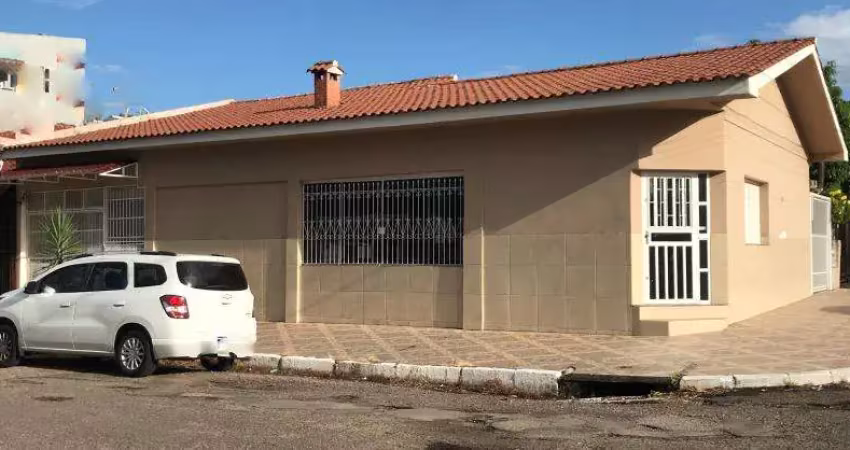 Casa com 3 quartos à venda na Avenida Liberdade, 201, Passo D'Areia, Santa Maria