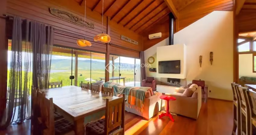 Casa com 3 quartos à venda na Dos Camarões, 89, Praia da Ferrugem, Garopaba