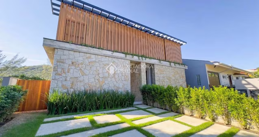 Casa com 3 quartos à venda na Vitor Carlos Nauck, 7785, Centro, Garopaba