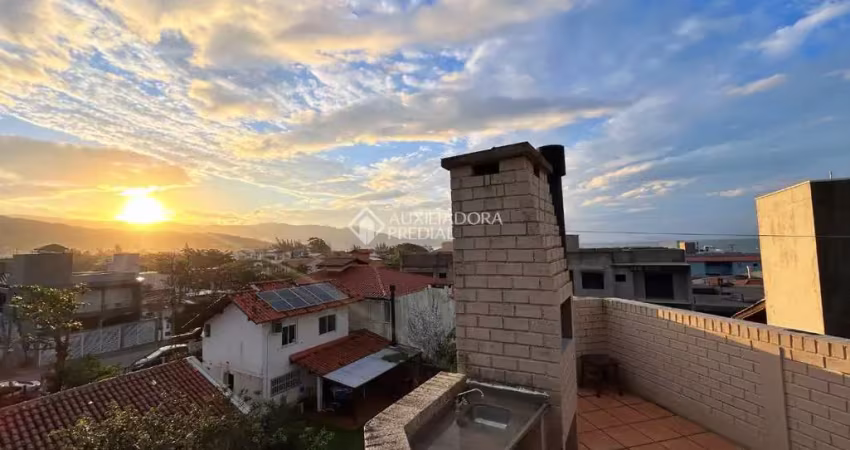 Casa com 9 quartos à venda na Marques Guimarães, 47, Centro, Garopaba