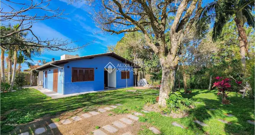Casa com 3 quartos à venda na Robalo, 210, Praia da Barra, Garopaba